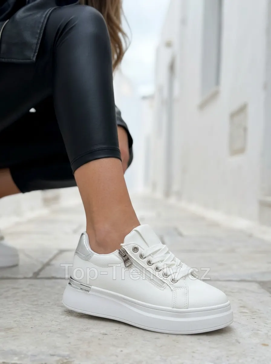 Adidași de damă din piele întoarsă pe platformă Evetta