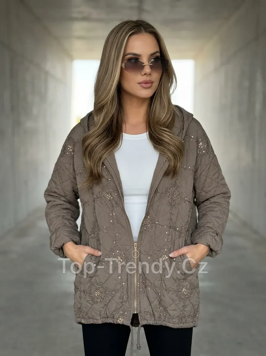 DÁMSKÁ PROŠÍVANÁ BUNDA S KAPUCÍ A KAMÍNKY LENKA